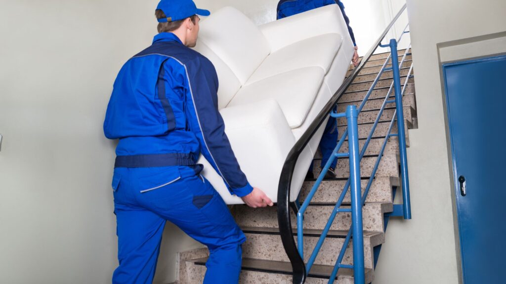 Afhentning og bortskaffelse af sofa