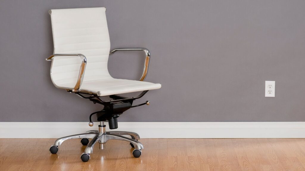 Valg af kontorstol og andre gode tips til indretningen af hjemmekontoret