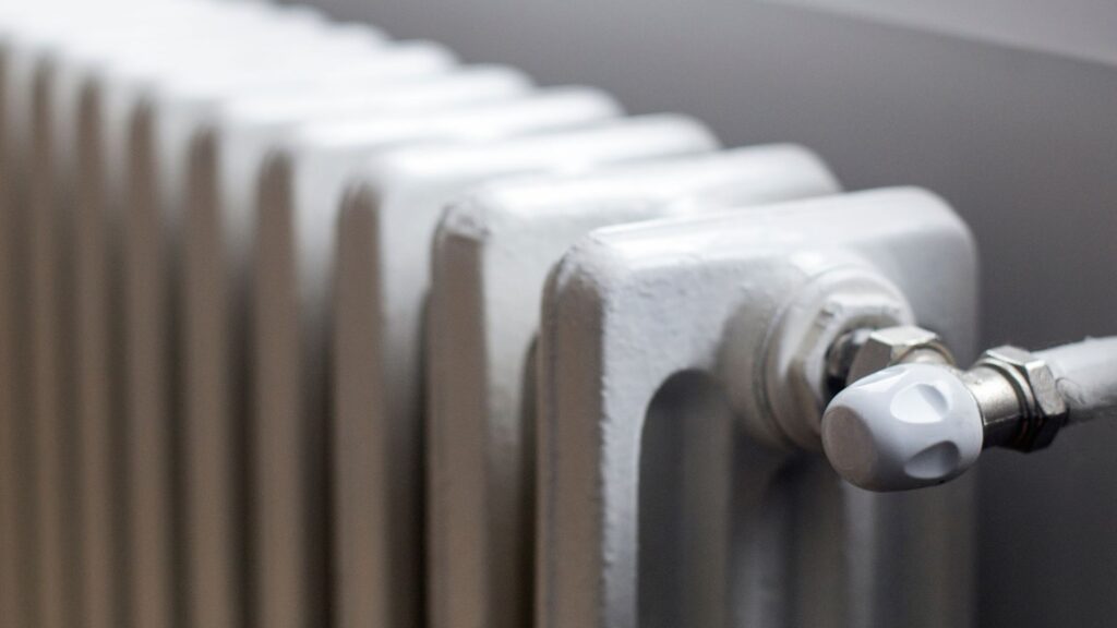 Radiator der banker: Sådan løser du problemet