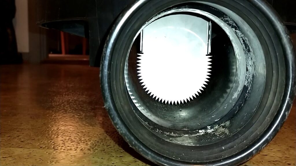 Fjernelse af rødder i kloak – Sådan løser du problemet