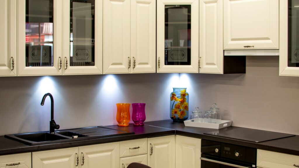 Autolakering af køkkenlåger – pris og fordele