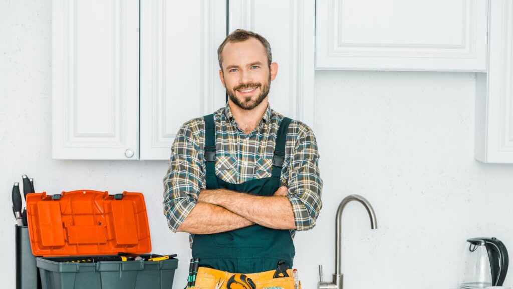 Hvad koster en kloakmester i timen? Undgå at betale for meget
